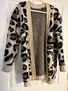 Mi Leopard Print Open-Front Cardigan in Beige, Black & Brown
